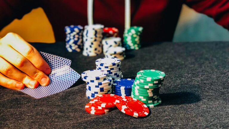 How online casinos use math and stats to ensure profits?